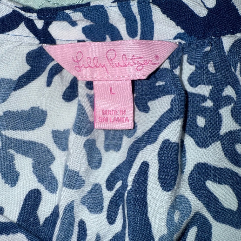 Lilly Pulitzer Navy and White Abstract Blouse